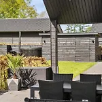 4 Bedroom Beautiful In