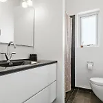 4 Bedroom Beautiful In Σπίτι διακοπών