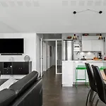 4 Bedroom Beautiful In *