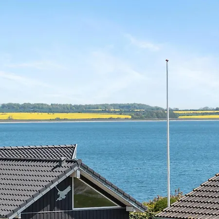 4 Bedroom Beautiful In 펜션