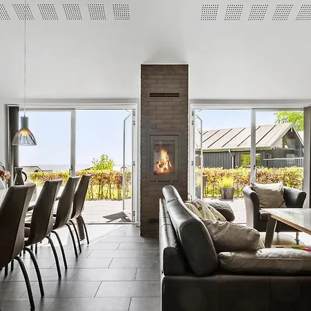 Σπίτι διακοπών 4 Bedroom Beautiful In