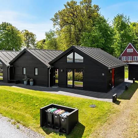 4 Bedroom Beautiful In Nyaraló *