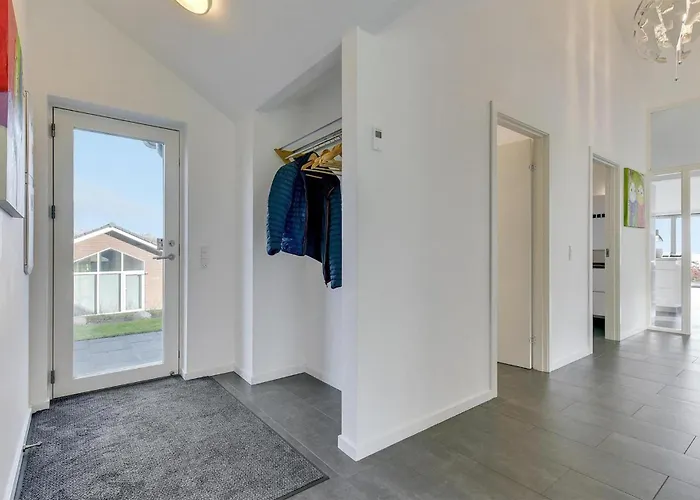 4 Bedroom Beautiful In *