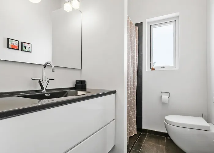 4 Bedroom Beautiful In Nyaraló