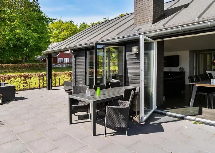 4 Bedroom Beautiful In Nyaraló *