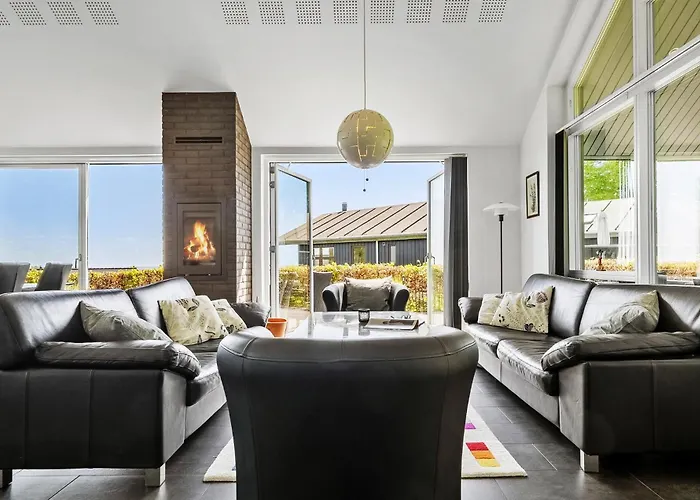 4 Bedroom Beautiful In Nyaraló