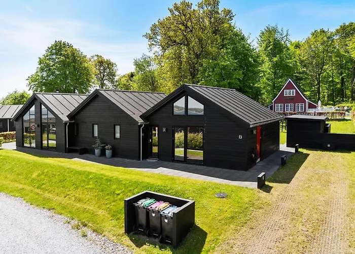 4 Bedroom Beautiful In Nyaraló *