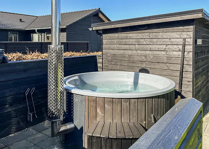 4 Bedroom Beautiful In Nyaraló